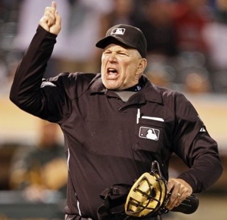 bob-davidson-umpire-e1302622889394